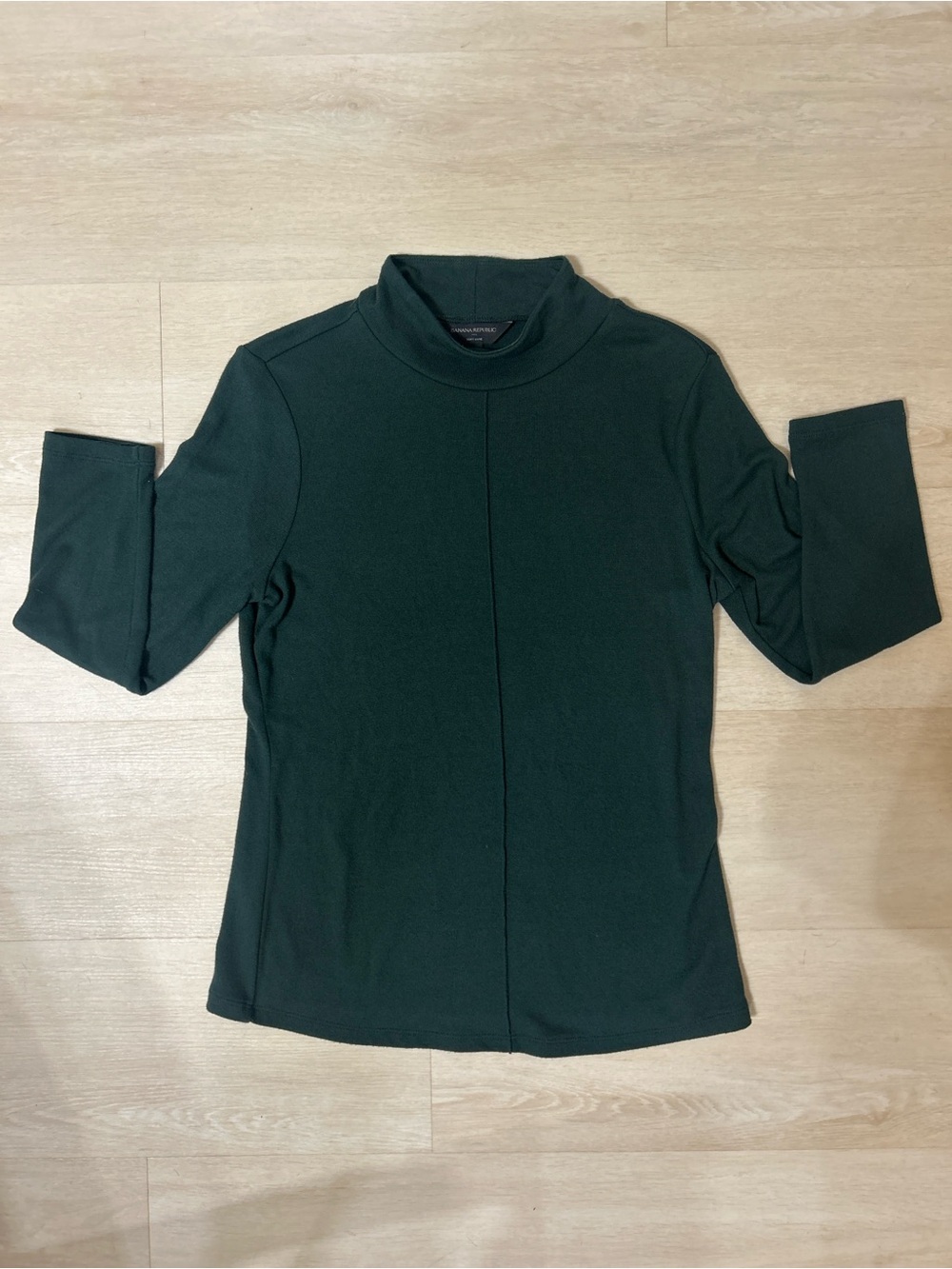Banana Republic Women’s Dark Green Mock Neck Long Sleeve Top